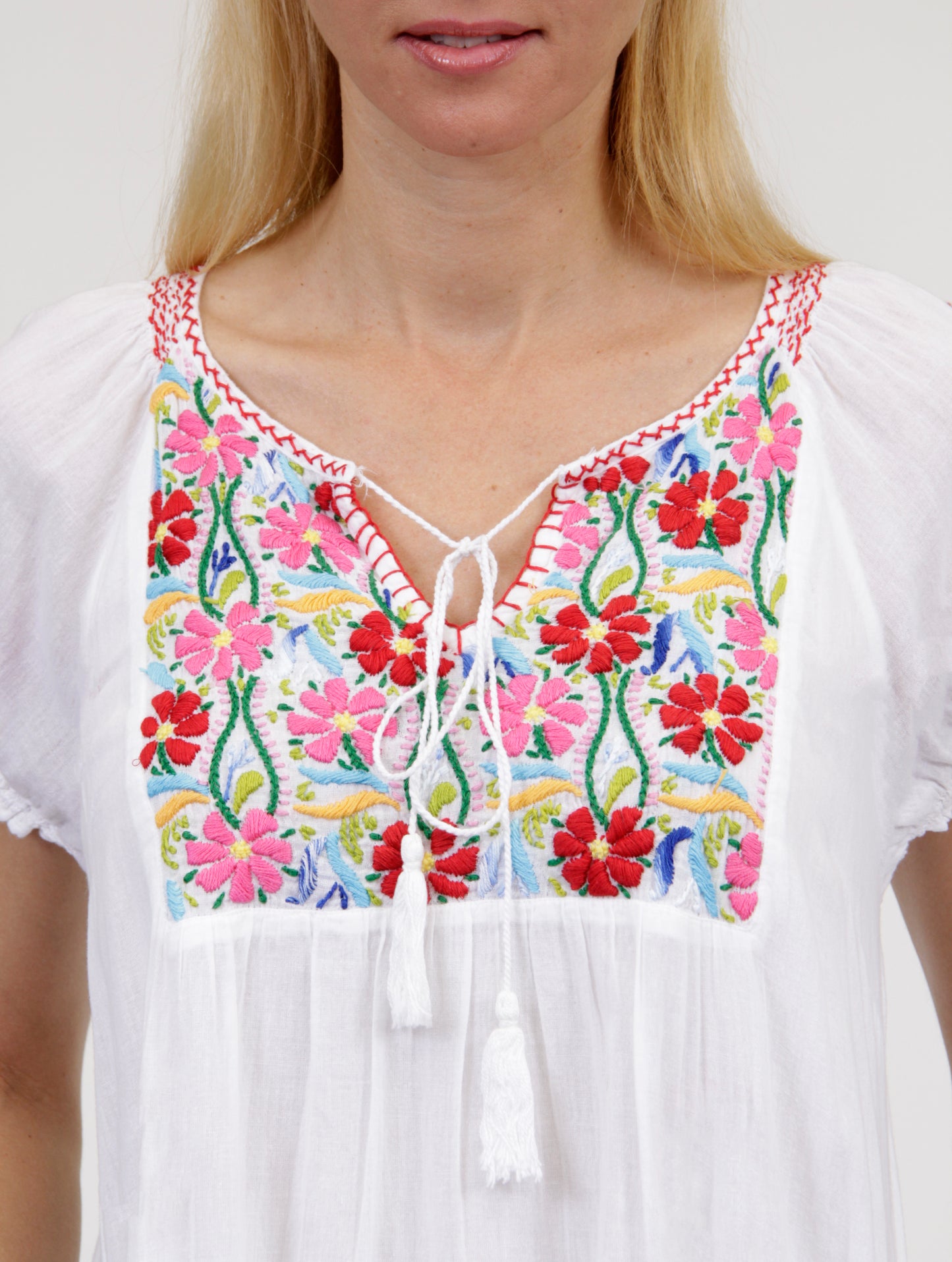 Short Sleeve Embroidered Peasant Chemise - La Cera