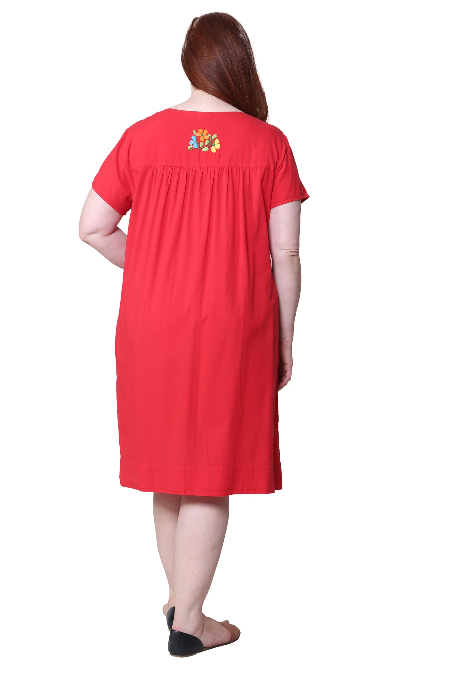 Vestido de manga corta bordado La Cera talla grande 