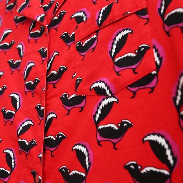 Camisa de noche de franela Whimsical Skunk de talla grande