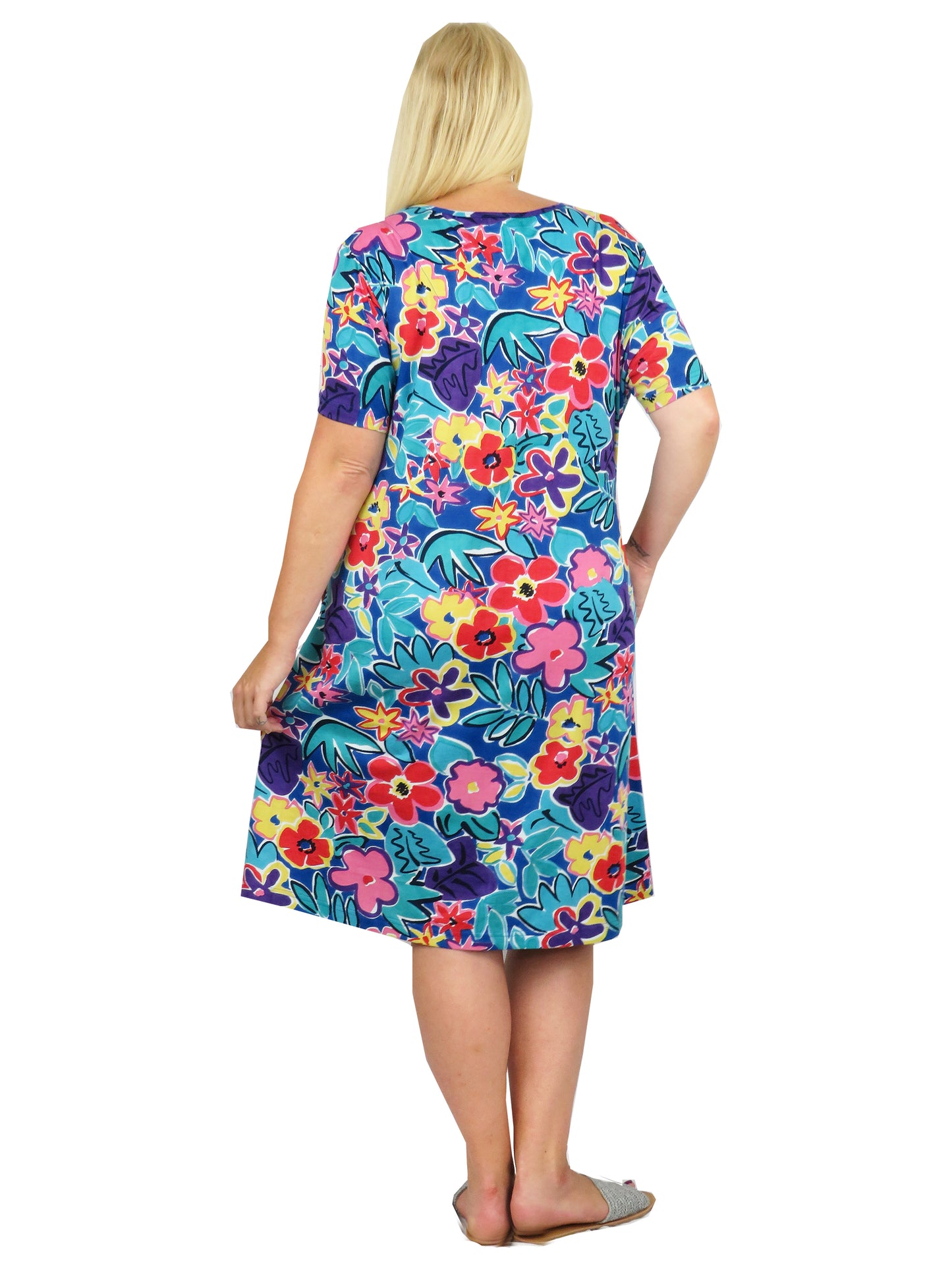 Vestido corto de punto de algodón de manga corta de talla grande