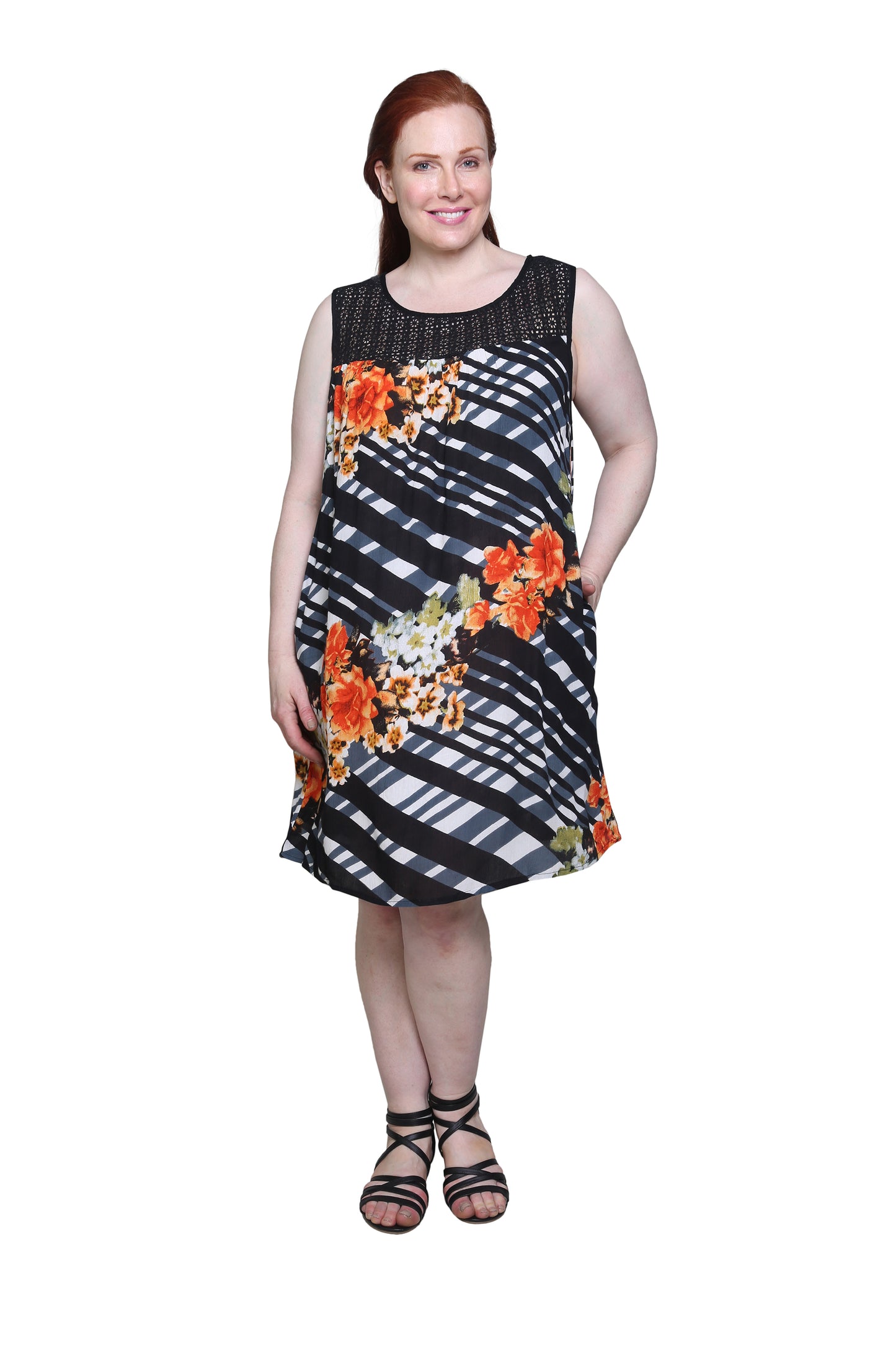 Vestido con estampado geométrico y canesú de crochet de talla grande