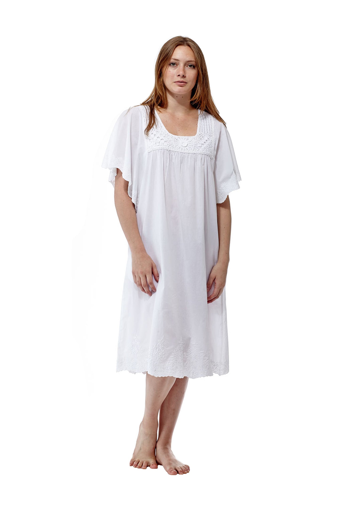 Vestido con mangas acampanadas y canesú de croché de La Cera