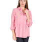 Camisa de seersucker con botones bordados en la parte delantera
