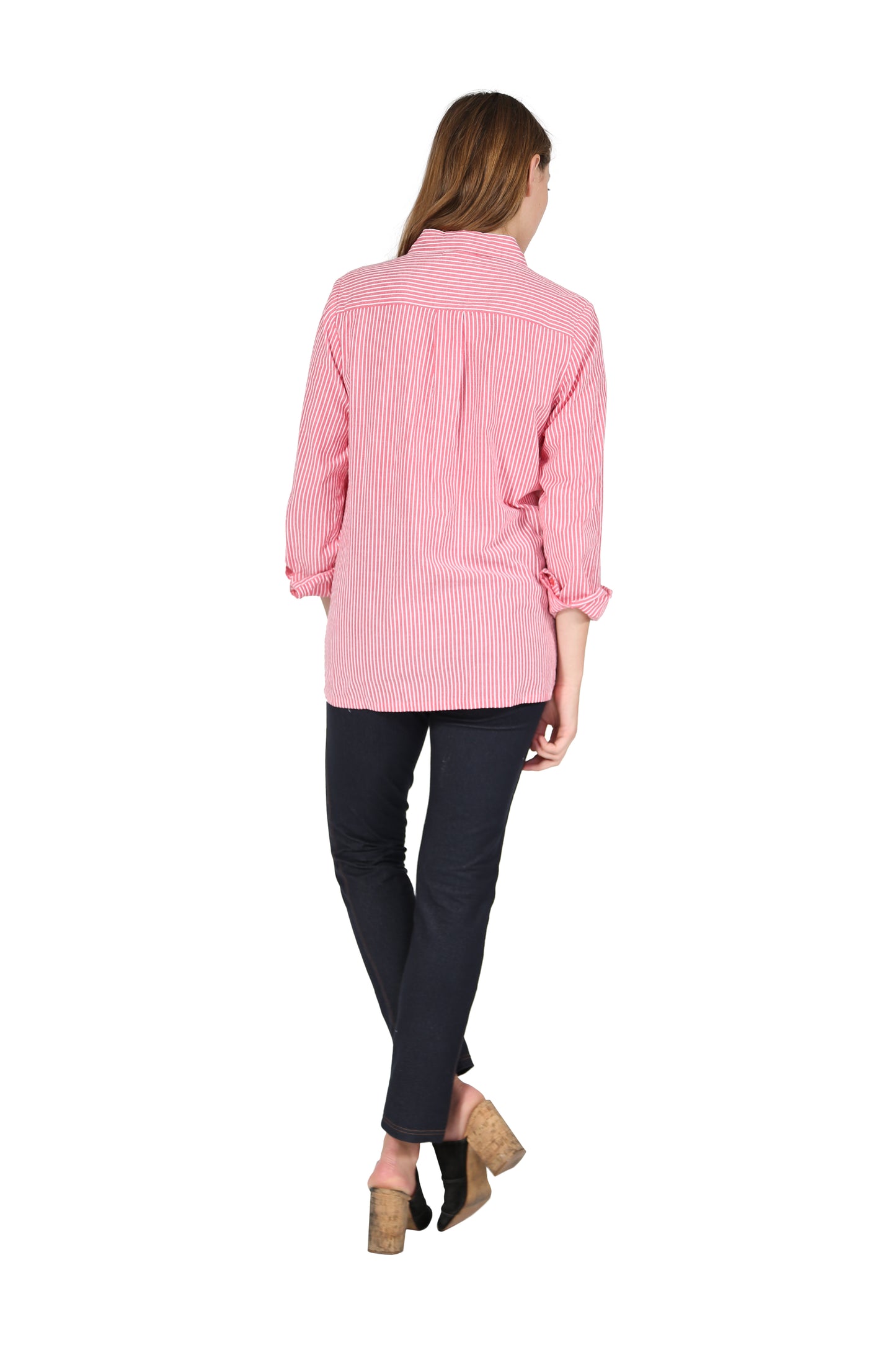 Camisa de seersucker con botones bordados en la parte delantera